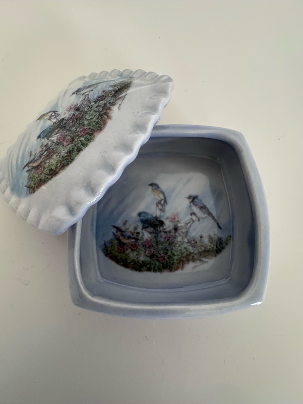 Vintage Bluebird Trinket Box Hand Painted Ceramic Jewelry Box Cottagecore Decor - Picture 3 of 10